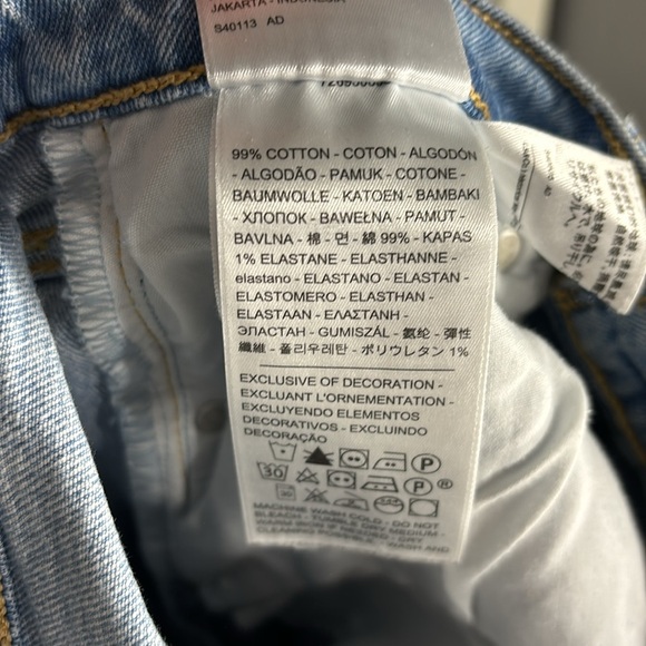 Levi’s Ribcage Straight Ankle Jean in Tango Fade Wash - Picture 13 of 14